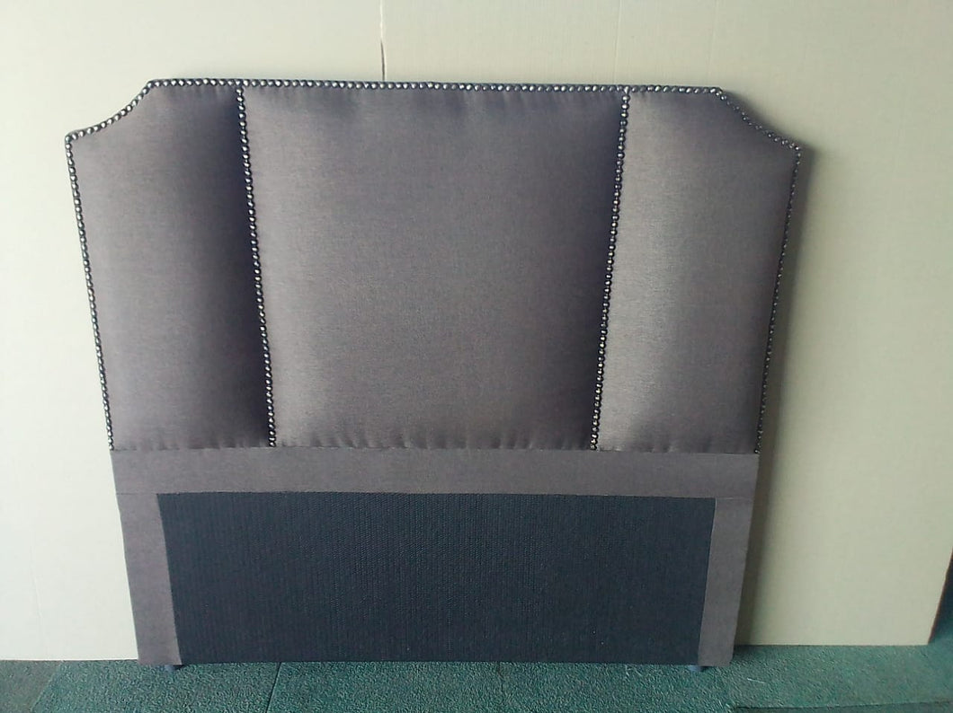Freestanding Plain Curved Cnr Stud Headboard