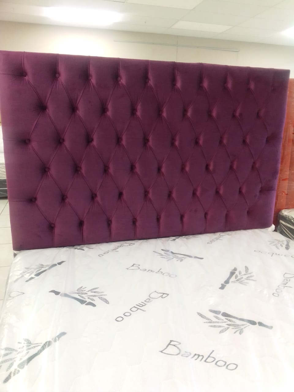 FREESTANDING BUTTON VELVET HEADBOARD